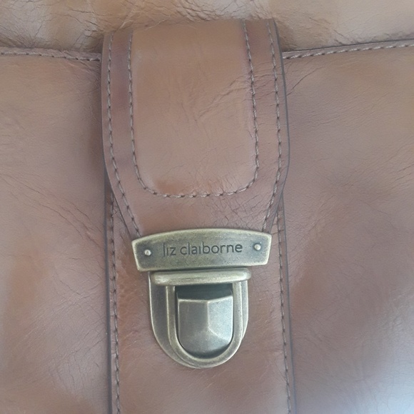 Liz Claiborne Handbags - Liz Claiborne Light Brown Shoulder Purse w/Buckle